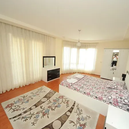 Lux Bektas 2 *